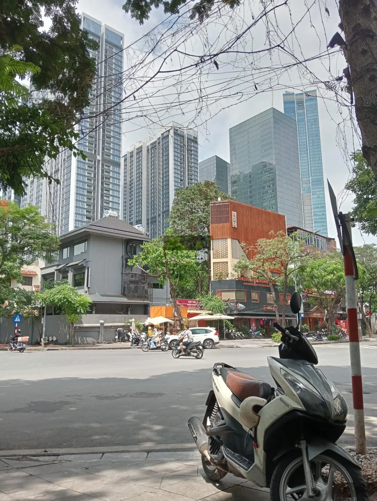 Siêu phẩm kim mã_ngõ thông_gần ô tô_tương lai gần đường lớn!