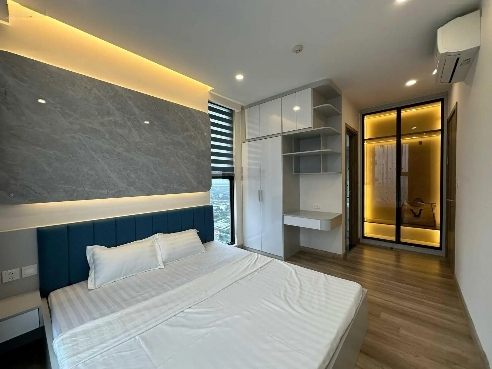 Bán căn hộ Sol Forest 2PN 67 m2 view đảo, full đồ đẹp tầng đẹp giá tốt nhất thị trường Ecopark