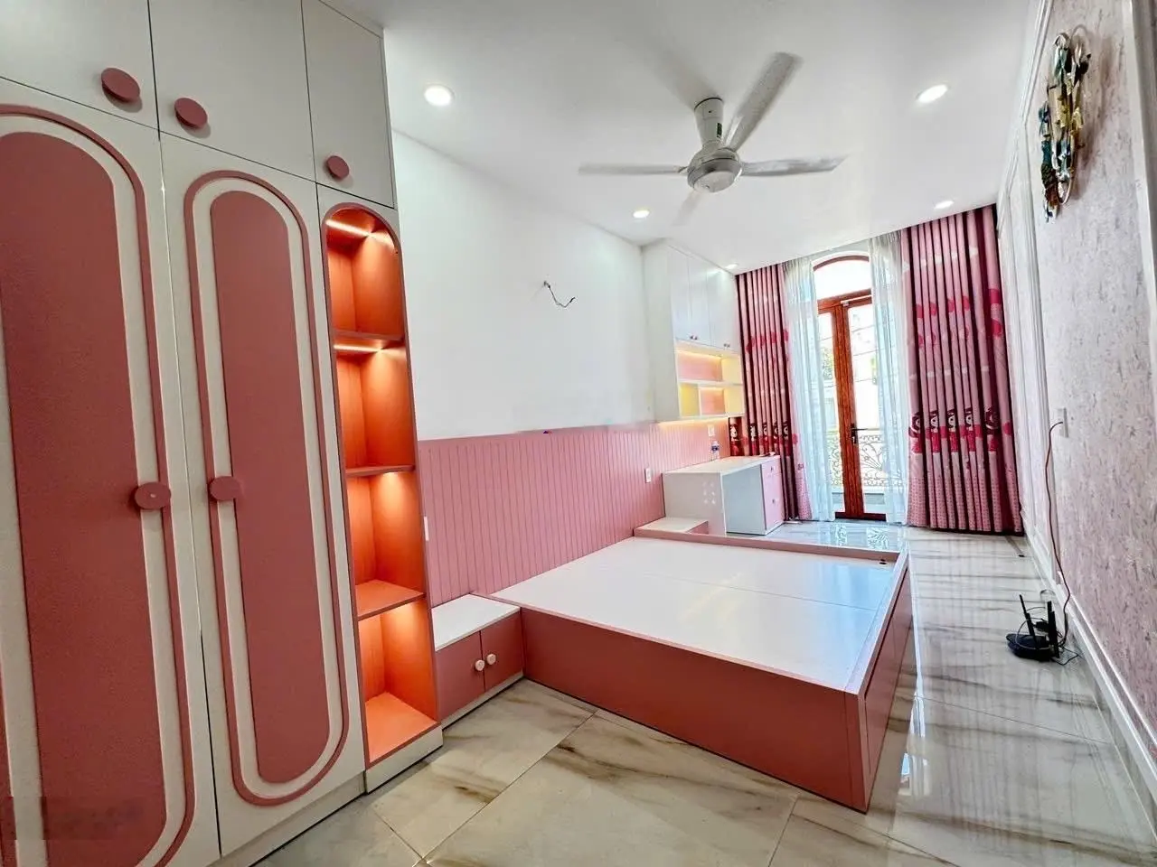 Nhà mặt tiền đường 12 hiệp bình chánh gần đại học luật 4tầng 6pn,5wc dt: 7 x 17