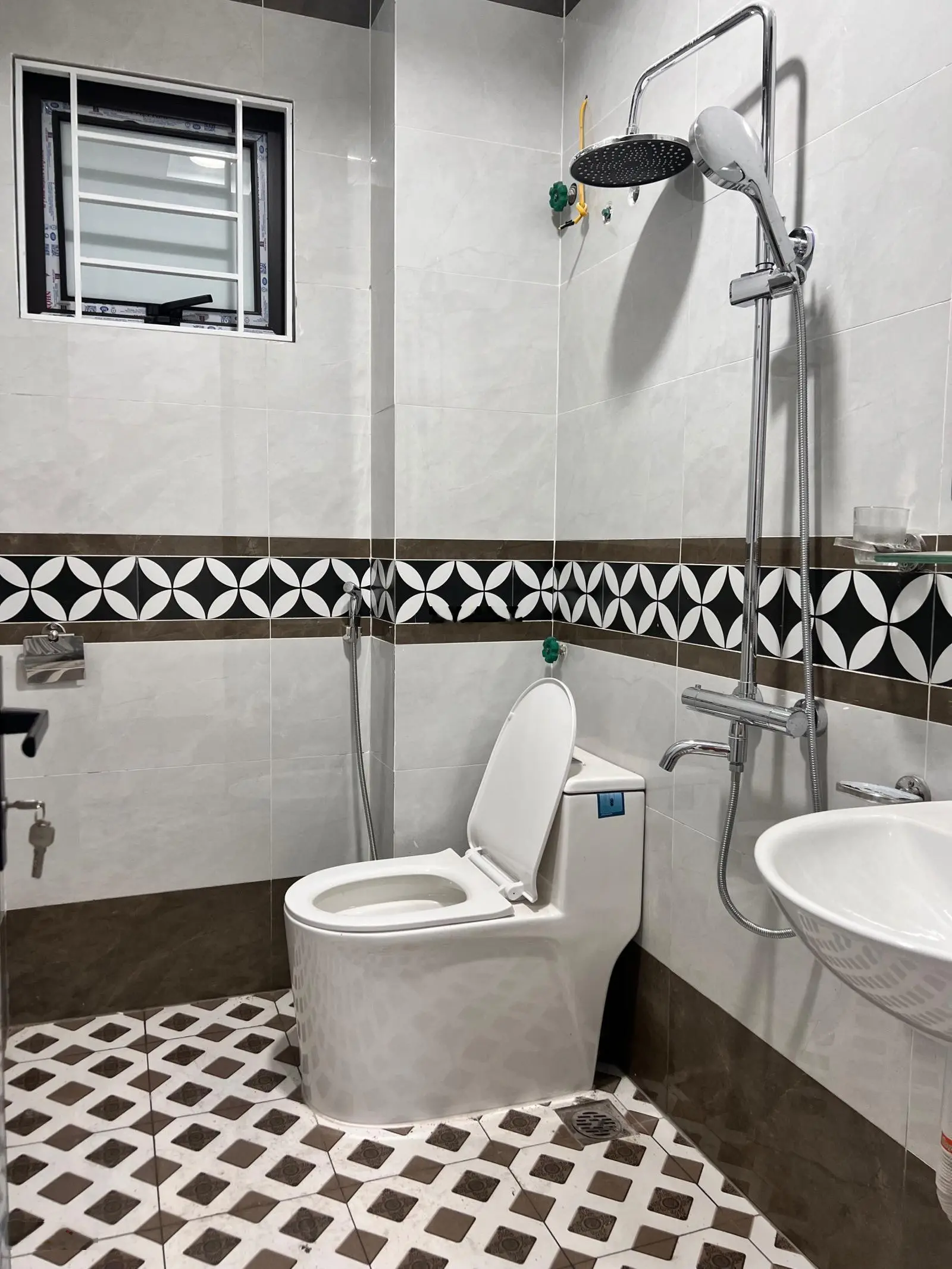 Bán nhà đẹp, giá chính chủ Hữu Lê 38m2x4 tầng, ô tô đỗ cửa, kinh doanh tốt, nhỉnh 4 tỉ, 0918 816 ***