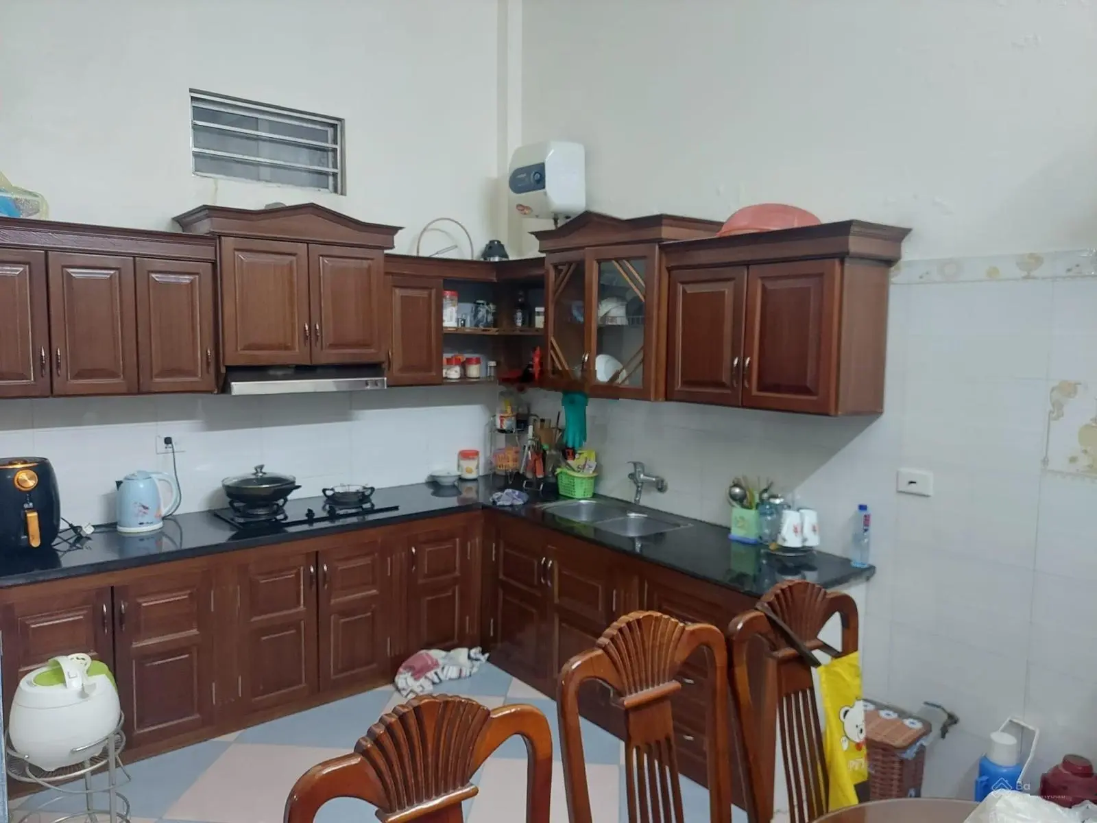 Nhà riêng 60m2 mặt tiền 4,5m. Vị trí đẹp gần trung tâm y tế dự phòng, trường C1,2. Quang Trung