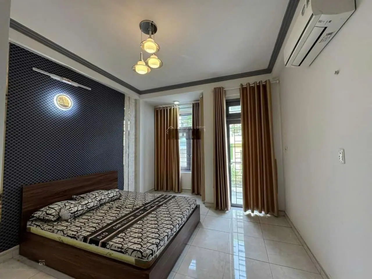 Định cư bán gấp căn nhà đường Nguyễn Phúc Chu, P. 15, Quận Tân Bình. Hẻm lớn 6m ô tô
