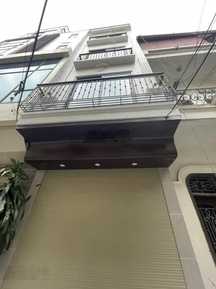 Bán nhà ngay ngã tư minh khai bạch mai. diện tích: 38m x5 tầng. lh: 0916990560