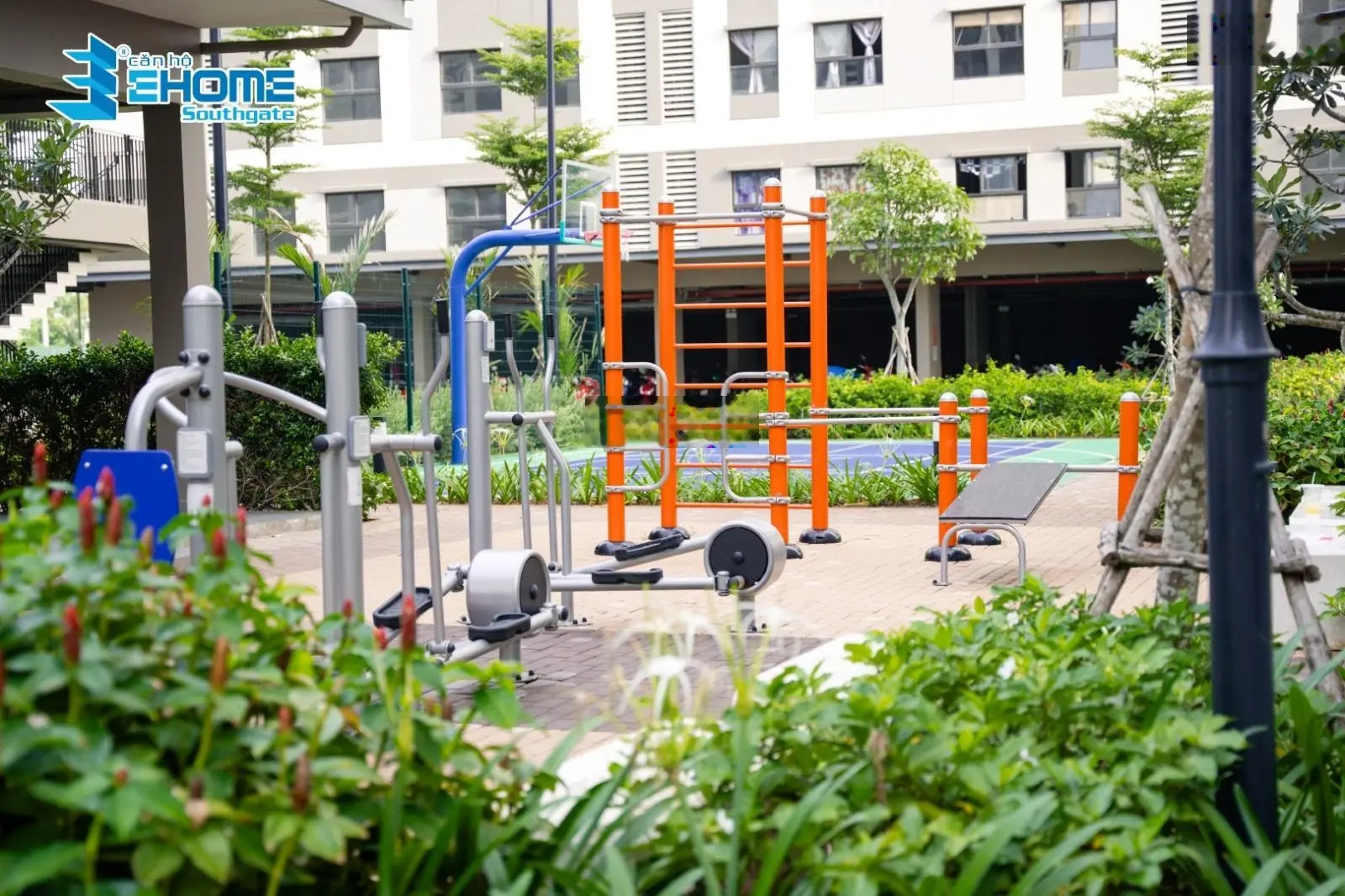 Cần bán căn hộ Bến Lức Ehome Waterpoint giá 1,02 tỷ, tiện ích hồ bơi, gym, TTTM. LH 0906 499 ***