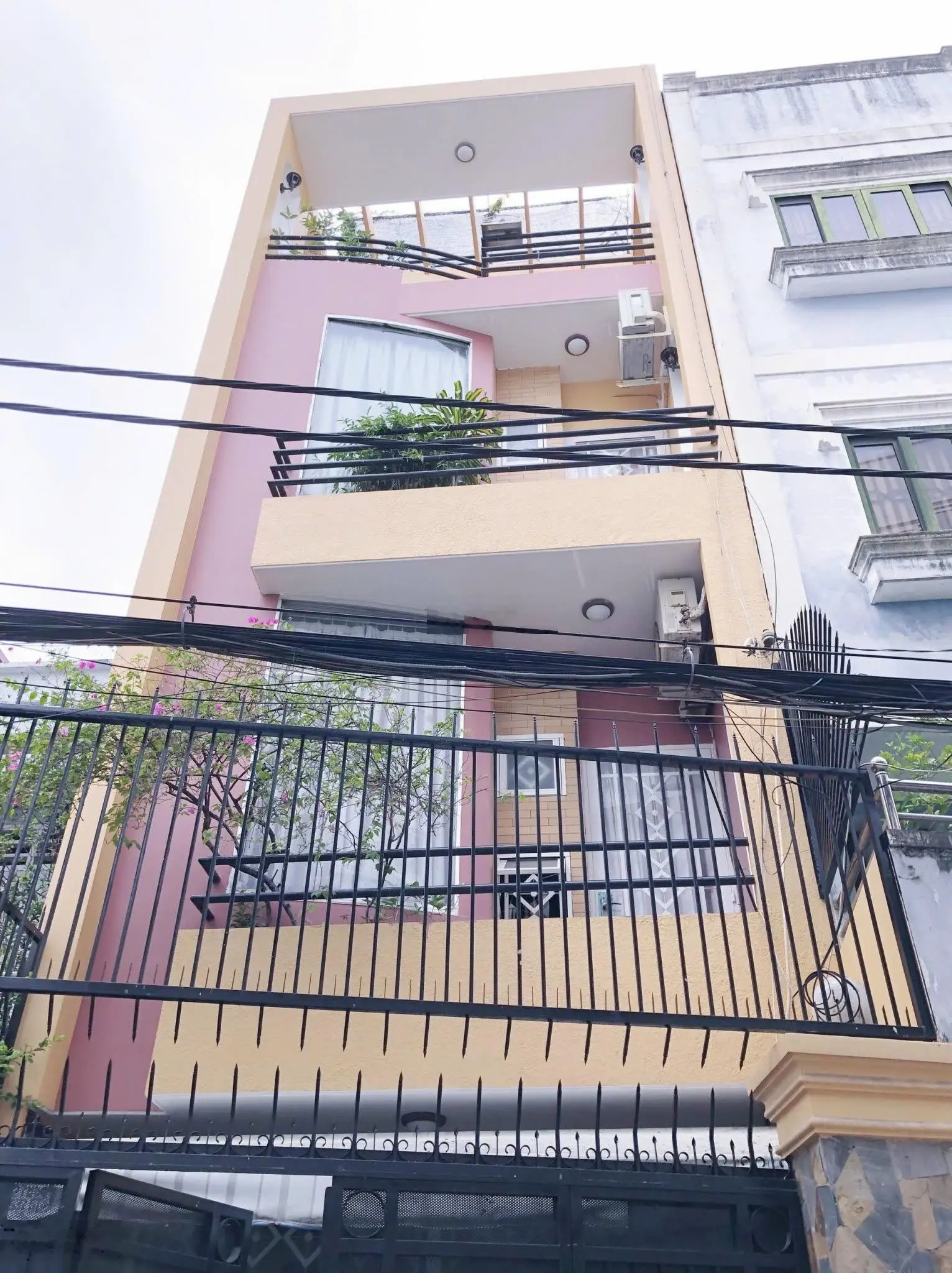Bán nhà 2 mặt tiền hẻm trước sau đường Hoàng Hoa Thám DT 4.3x23m 5 tầng mới cứng full nội thất