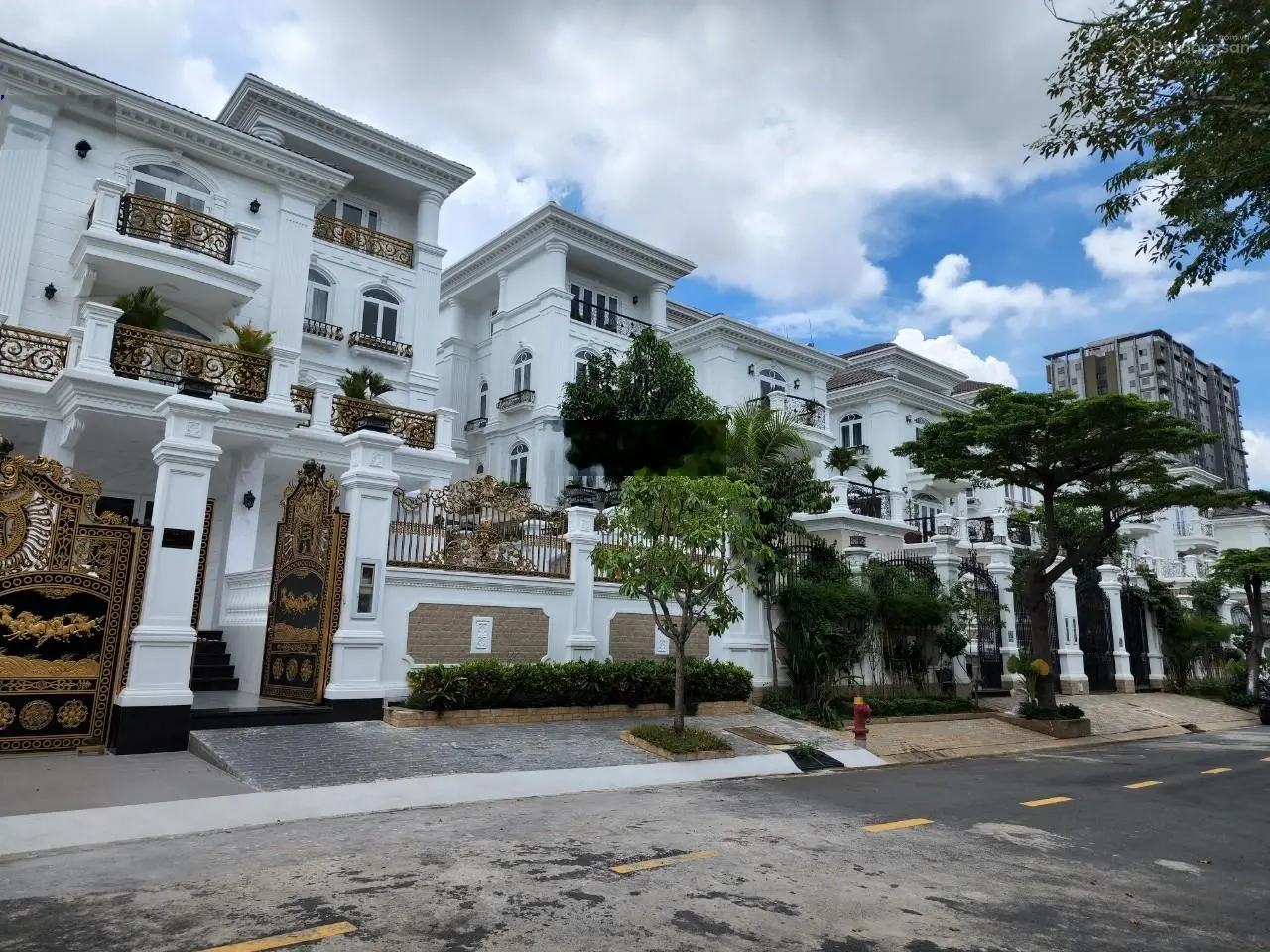 Biệt thự đơn lập Cityland Riverside Quận 7, DT 370m2, 1 hầm, 4 tầng 60 tỷ TL