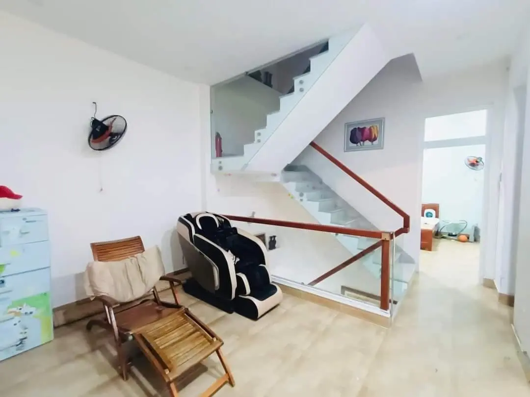 Bán nhà góc 2mt ngay khu Phố Hàn ngay Phạm Văn Đồng ngang 15m đang cho thuê 20tr