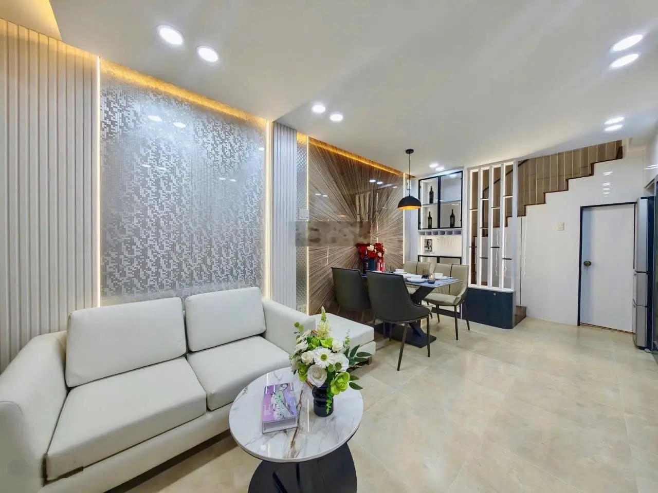 Bán nhà 3 tầng Phan Xích Long, kết cấu đep, hẻm thông giá 6,95 tỷ