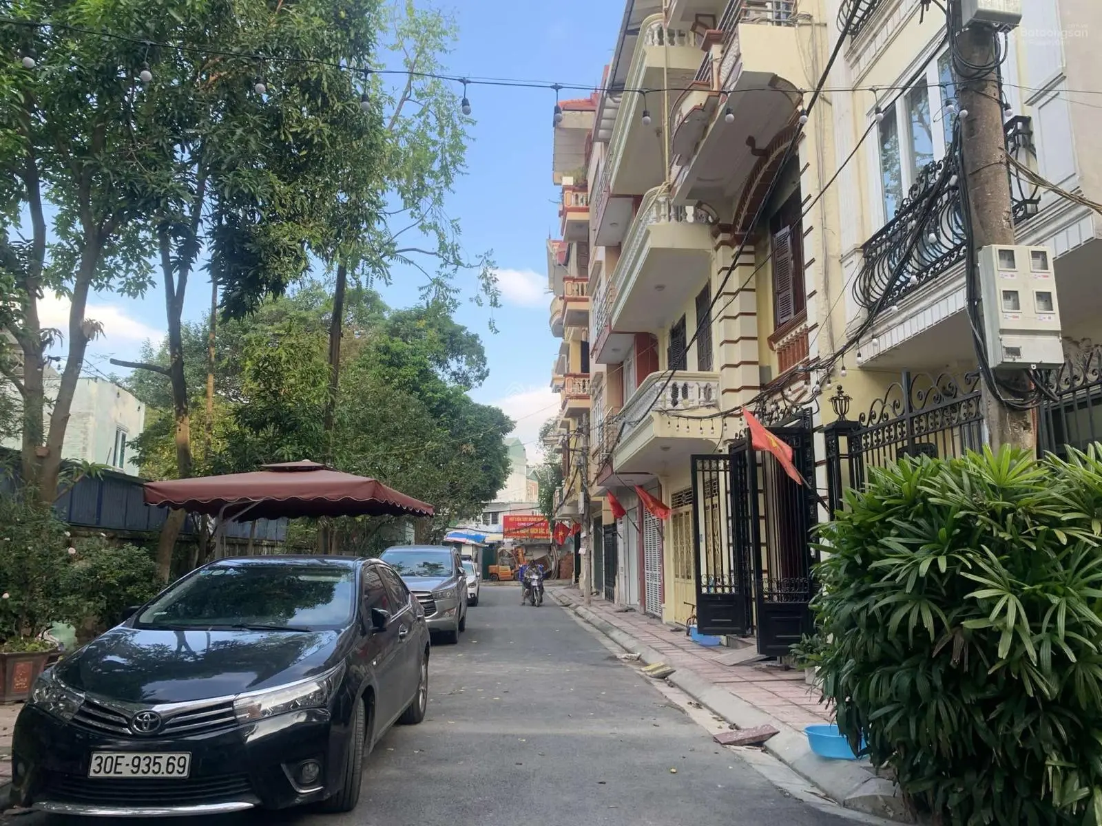 Mảnh đất vàng trung tâm Ba Đình Đội Cấn, DT 300m, ô tô, xây tòa VP, khách sạn, giá tốt