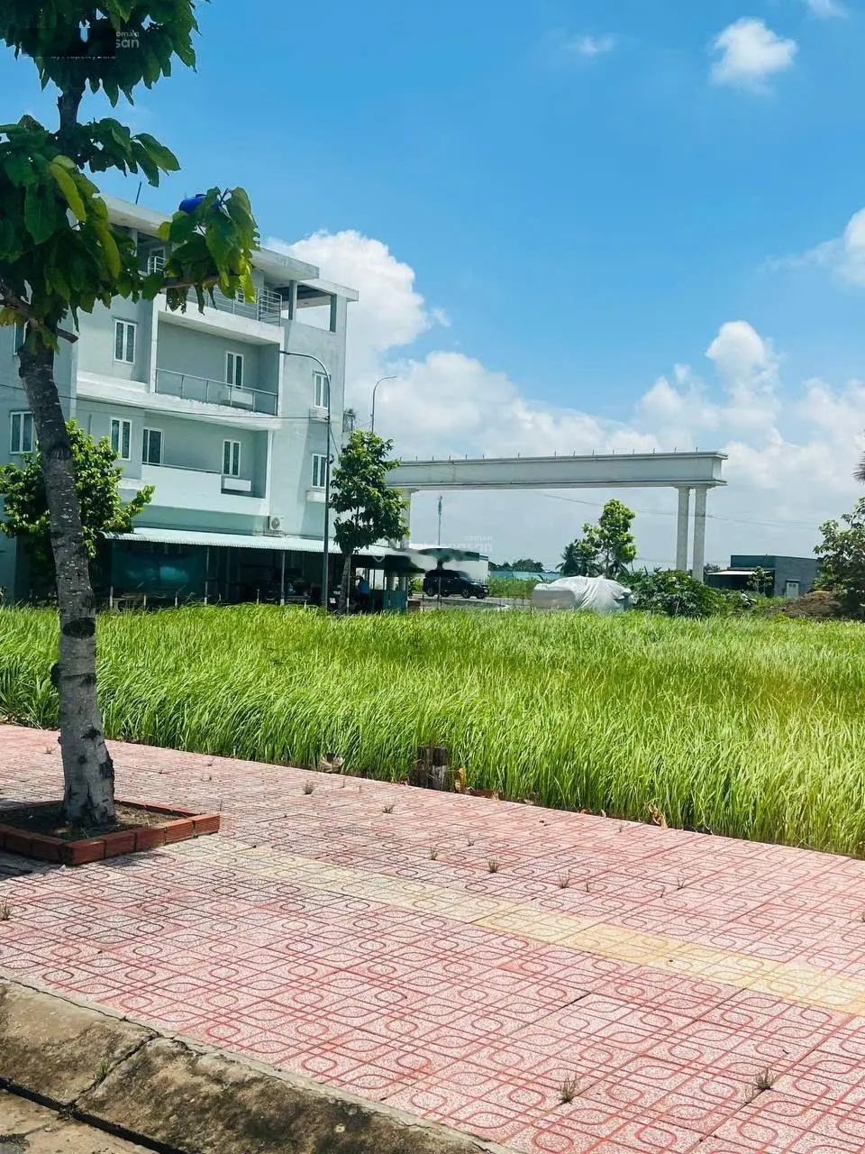 Khách ngộp cần tiền bán cắt lỗ 500tr để bán lô đất nằm ngay trung tâm, dân cư đông đúc