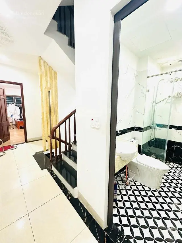 Quận Thanh Xuân-Ôtô tránh -Vỉa hè-6 tầng thang máy chỉ hơn 15 tỷ