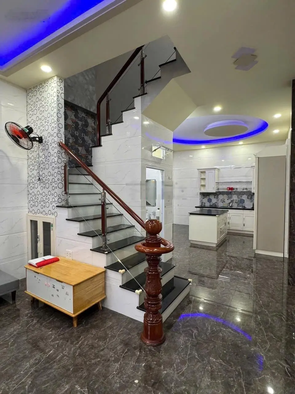 Chủ giảm 200 triệu còn 4 tỷ 300 bán nhà đẹp full nội thất 2 tâng vào ở ngay tại linh xuân thủ đức.