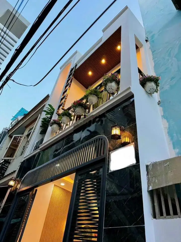 Nhà mới xây kẹt tiền cần bán gấp, 1.82 tỷ ngay đường Bùi Quang Là