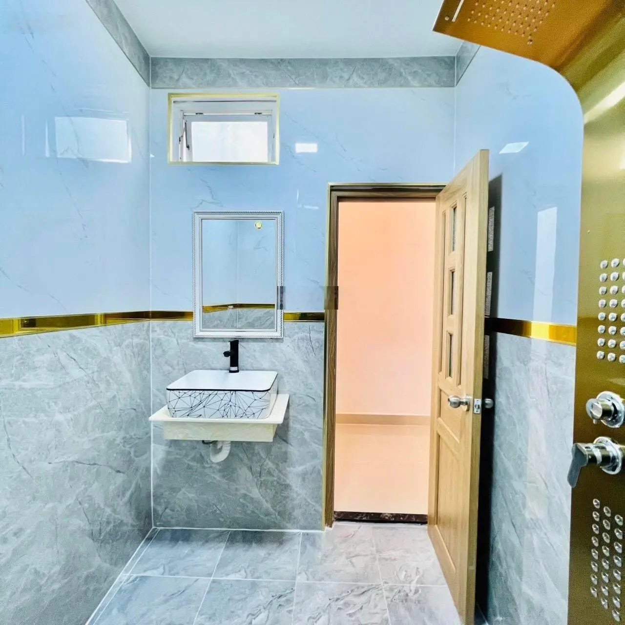 Bán gấp căn nhà Giá: 3TỶ19/79.4m2 LÝ THÁI TỔ, P10, Q10 - cho thuê nhà 24Tr.Tháng có Gara xe hơi