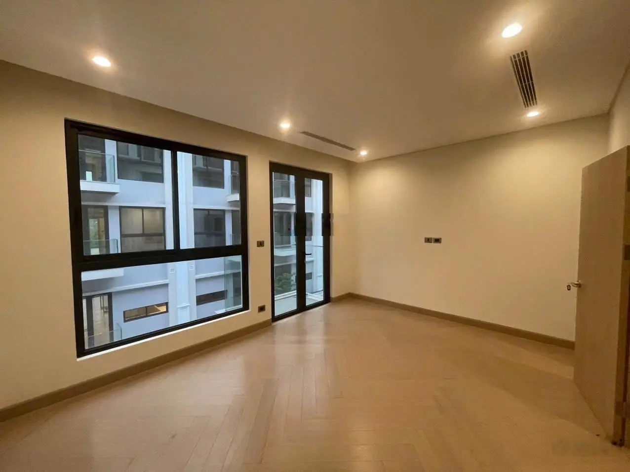 Siêu Hiếm! CC cần nhượng lại căn LK 75m2 Block 15 mặt Đại Lộ Hoàng Mai không ai bán ,giá 30,2 tỷ.