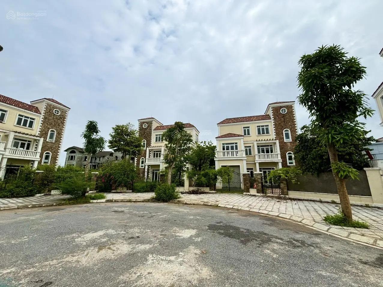 Bán biệt thự view được hồ điều hòa tại khu đô thị Nam An Khánh - 593m2, giá chỉ 100 triệu/m2