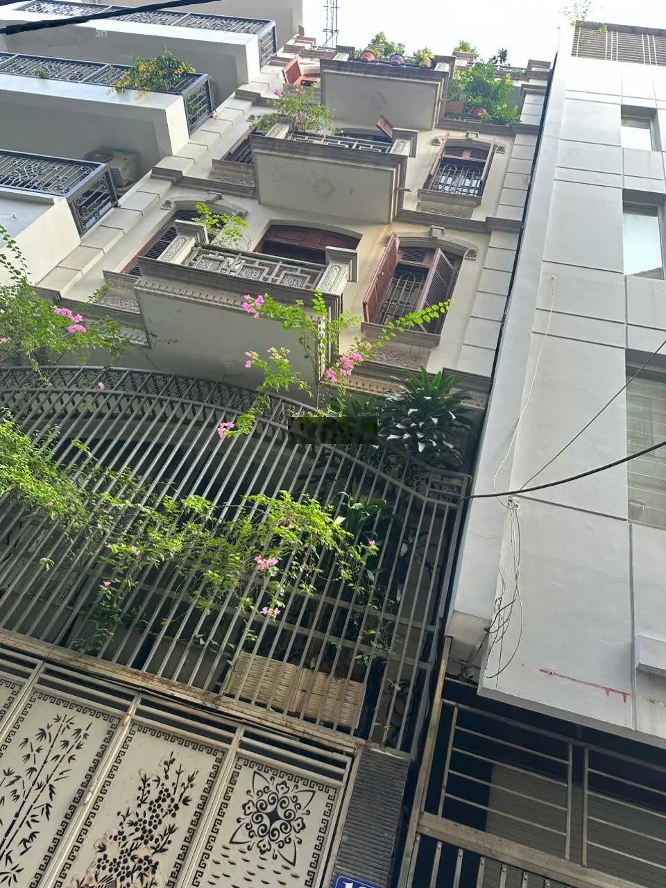 Bán nhà phân lô Nguyễn Chí Thanh 2 mặt ngõ ôtô tránh 42m2 4 tầng - 4.2m MT - 17.5 tỷ - 0394743696