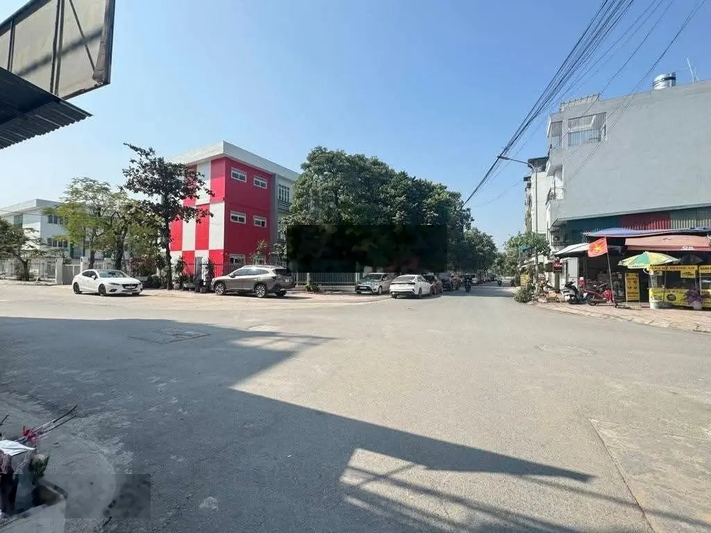 Bán đất gần Phố Trạm 60m2, MT 5,8m giá chào 10,9tỷ (TL) đường 20m, đường thông, gần chợ, trường học