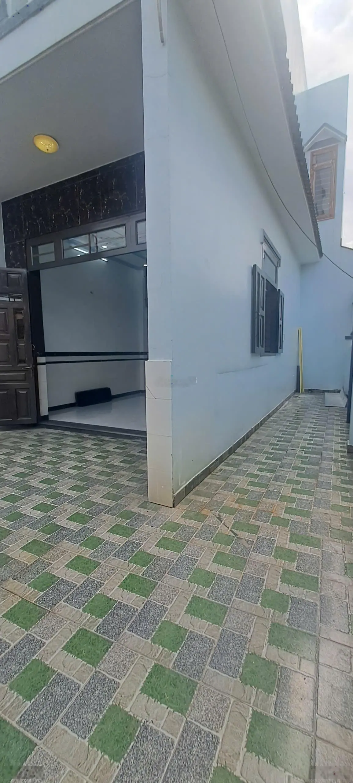 Cần bán nhà 1 trệt 1 lầu TP: Dĩ An. Giá bán nhanh 2.760.000.000. Chính chủ: 0812 611 ***