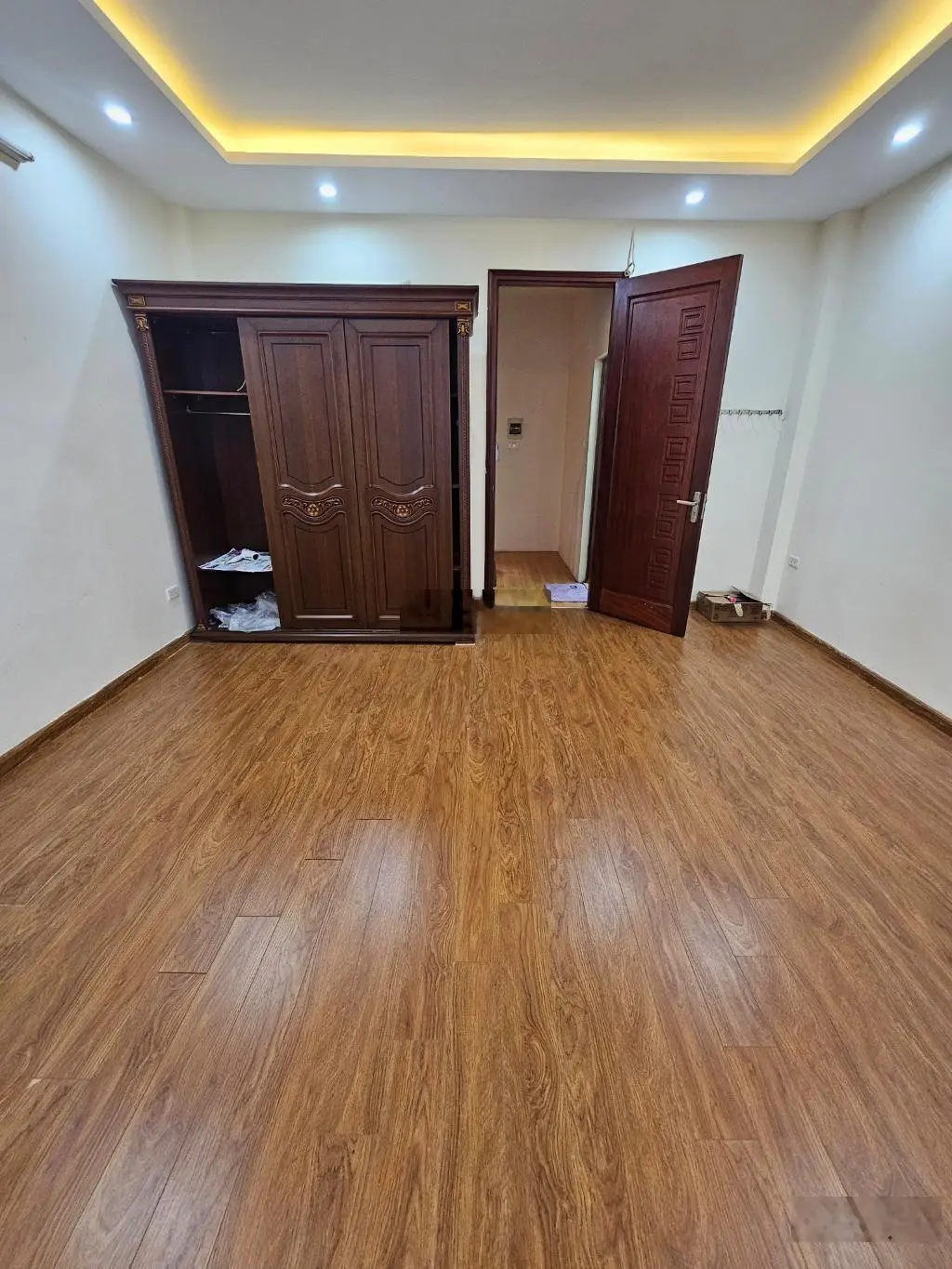 - Đội Cấn - Nhà thoáng 3 mặt - Ngõ rộng thoáng - Gần Hồ - Ô tô