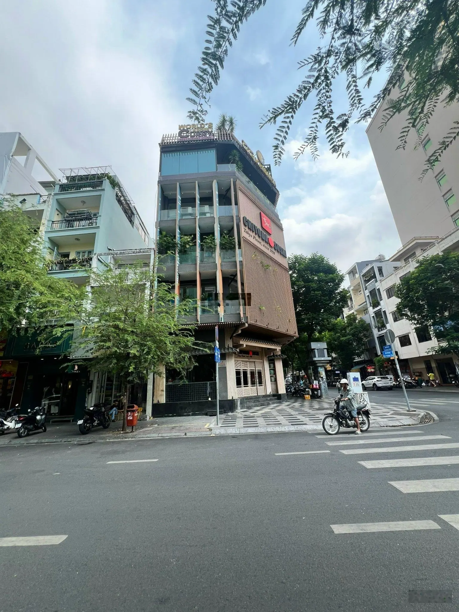 Ngộp bank bán nhà đường Phan Xích Long, P. 2 Phú Nhuận 8x18m hầm 5 tầng HĐT: 210tr/tháng giá: 62 tỷ