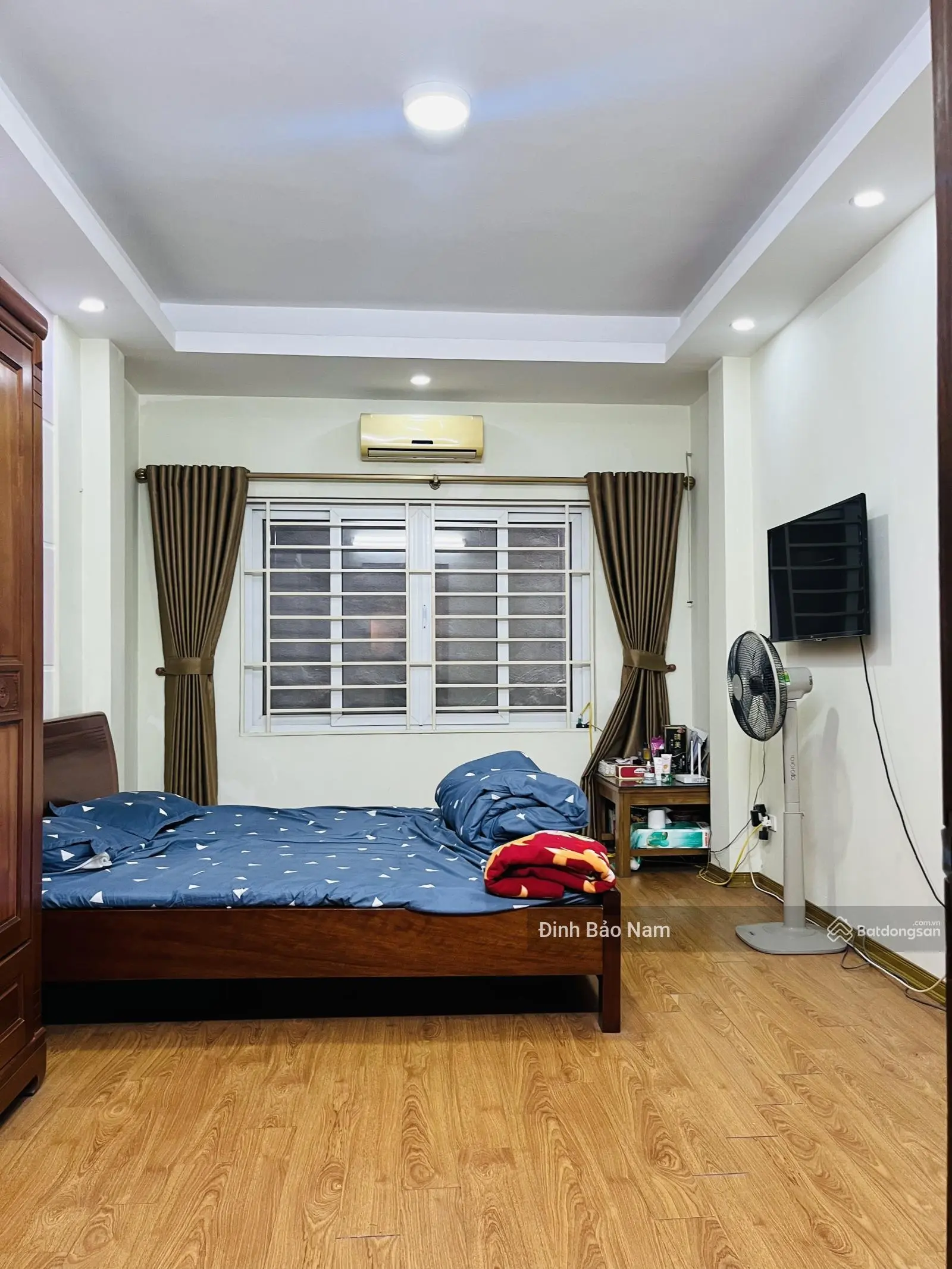Trung tâm Cầu Giấy 30m2 5 tầng MT 3.42m giá 7.3 tỷ, ngõ ba gác sổ đỏ vuông đẹp dân cư thân thiện