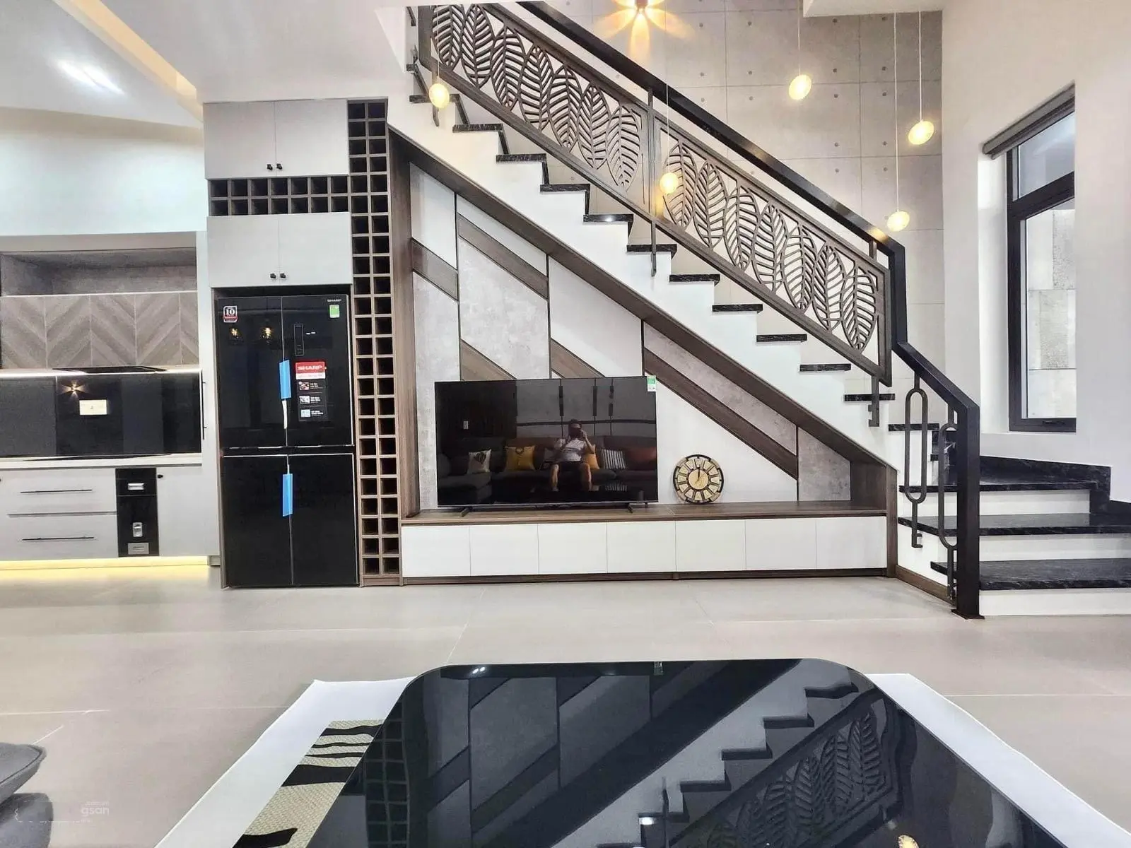 Bán nhà hẻm 1 sẹc Lạc Long Quân Quận 11: giá 2,7 tỷ sổ hồng sẵn 1 trệt 2 lầu, Cách Đầm sen 300m