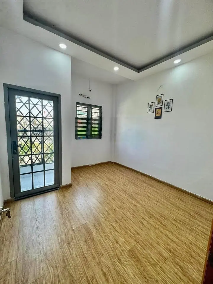 Nhà Quận 6 giá chỉ 2 tỷ / 54m2 đường lò gốm sổ hồng riêng bao sang tên check quy hoạch, đường oto