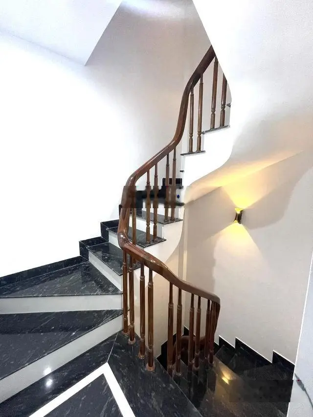 Bán nhà phố thái hà đống đa - 34m2 x 6t thang máy - oto đỗ cữa chỉ 11 tỷ