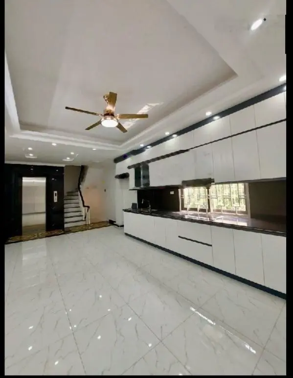 80m2/5t/5mt/12.5 tỷ / ngô gia tự / ô tô chánh/ lô góc kinh doanh/ thang máy