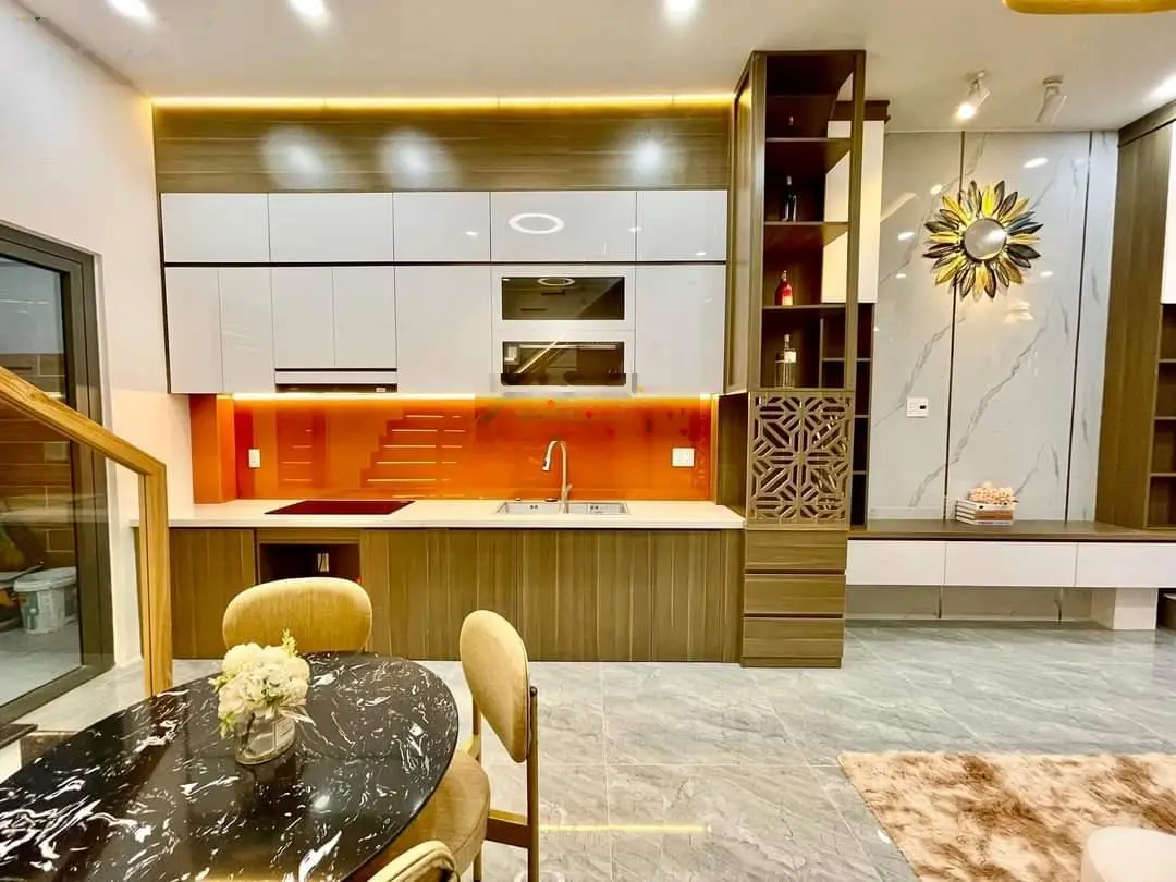 Cần tiền bán gấp căn nhà Đường Cao Đức Lân, P.An Phú, Quận 2. Giá chỉ 2tỷ990. Hẻm xe hơi