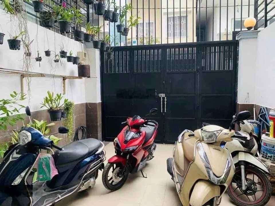 Chủ nhà cần bán nhà ngay trung tâm Q10 Đ. Sư Vạn Hạnh - 60m2 giá còn thương lượng