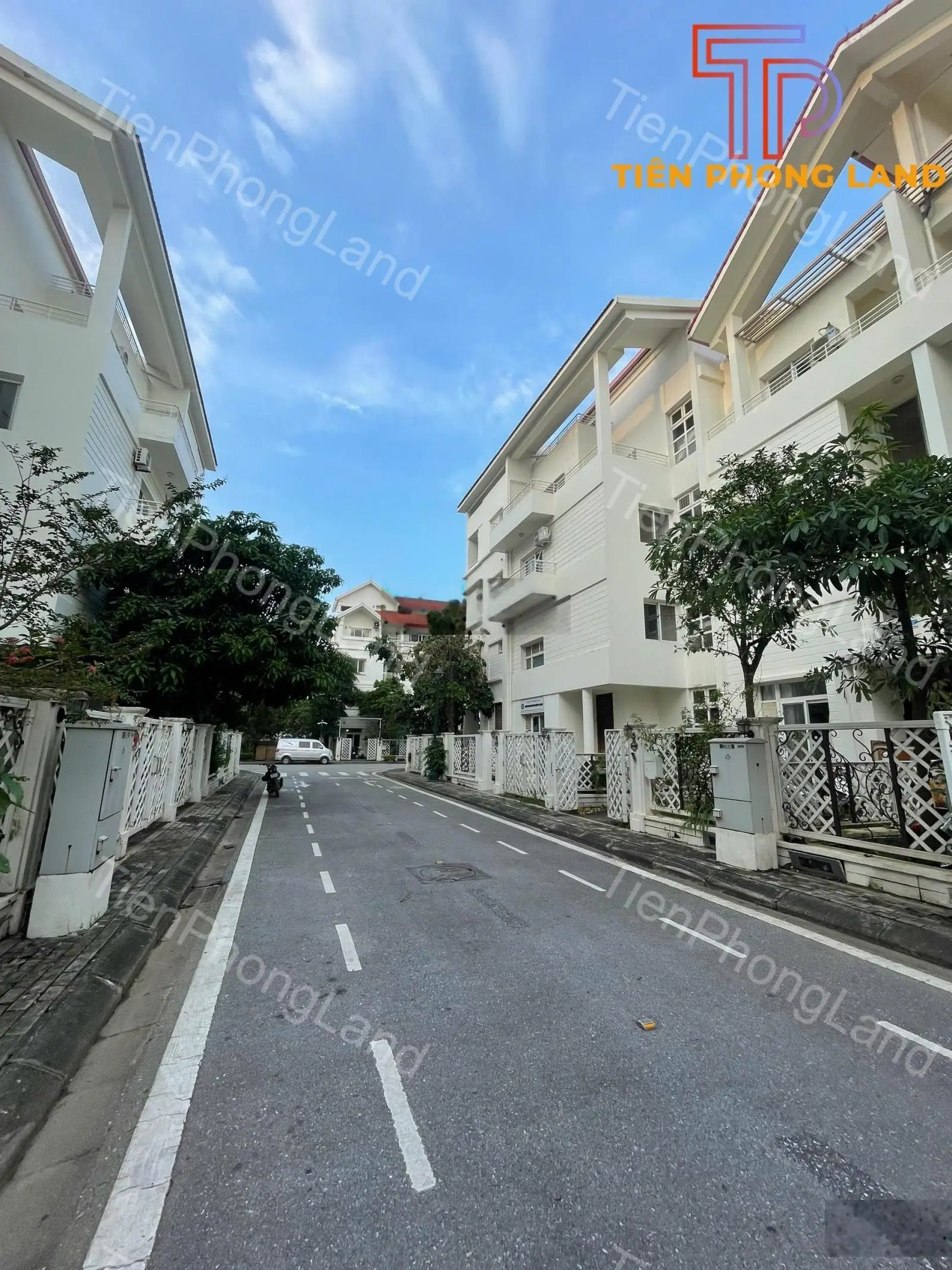 Bán liền kề splendora diện tích 126m, 4PN,4VS, nội thất đầy đủ đơn giá rẻ nhất hiện nay