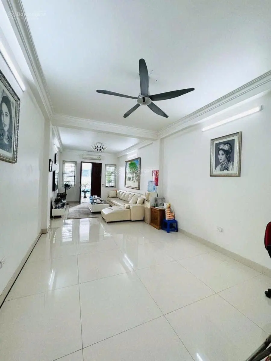 Bán Mặt phố Bạch Mai , Hai Bà Trưng . DT 113m2 7T Mặt tiền 4m. giá: 61 tỷ. LH :0383 426 ***