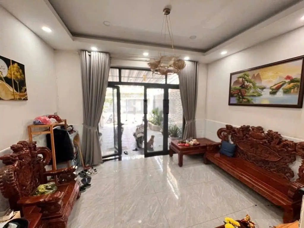 Bán nhà mặt phố Đường 10, 9,6 tỷ, 145m2, Q. Thủ Đức, TP. HCM chỉ với view đẹp