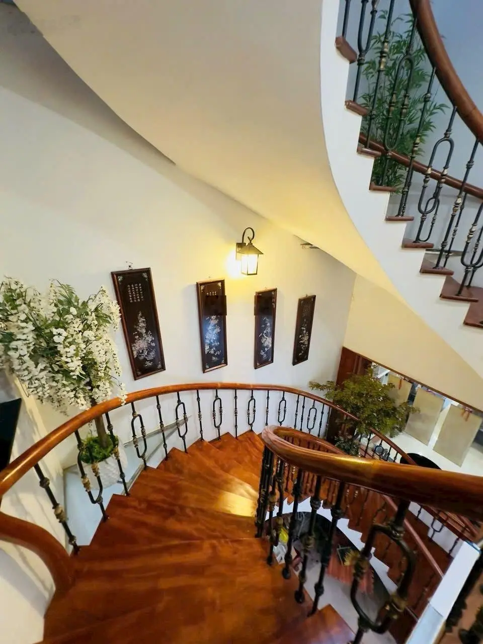 Bán Biệt Thự Phố Sài Đồng_Vỉa Hè rộng_Kinh doanh_văn phòng đẹp.Dt:216m2,5 tầng,mt:12,9m.45,9 tỷ TL