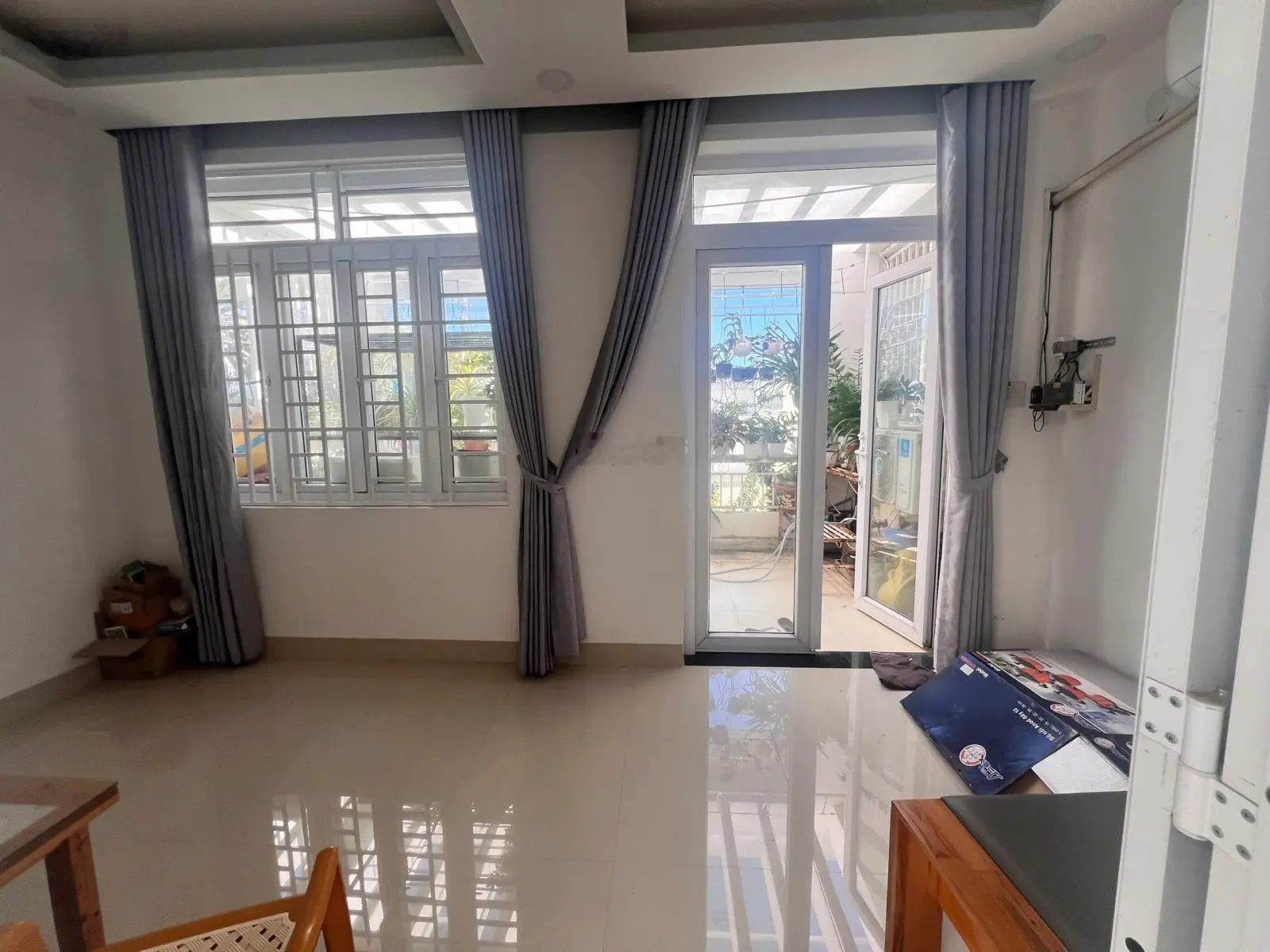 Nhà 03 tầng tại KĐT Phước Long A - TP. Nha Trang. Giá chỉ 5 tỷ 950 triệu để lại nội thất)
