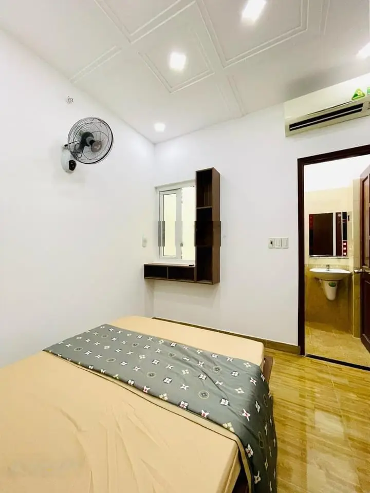 Hạ giá bán gấp! Nhà 50m2 Thoại Ngọc Hầu, Phú Thạnh, Tân Phú. Xây 4 tầng, giá 2 tỷ250