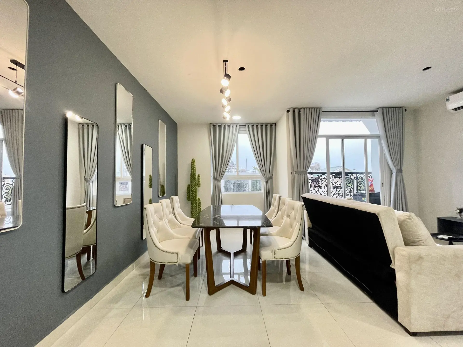 Cần bán căn hộ Grand Riverside 3PN giá 5.5 tỷ bao thuế DT: 104m2, đường Bến Vân Đồn, Q4 view Q1