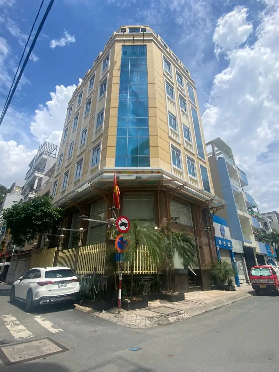 Hàng hiếm ! Góc 2MT Điện Biên Phủ - Nguyễn Hiền DT 13 x 8,6m hầm 7 tầng giá chỉ 75 tỷ thương lượng