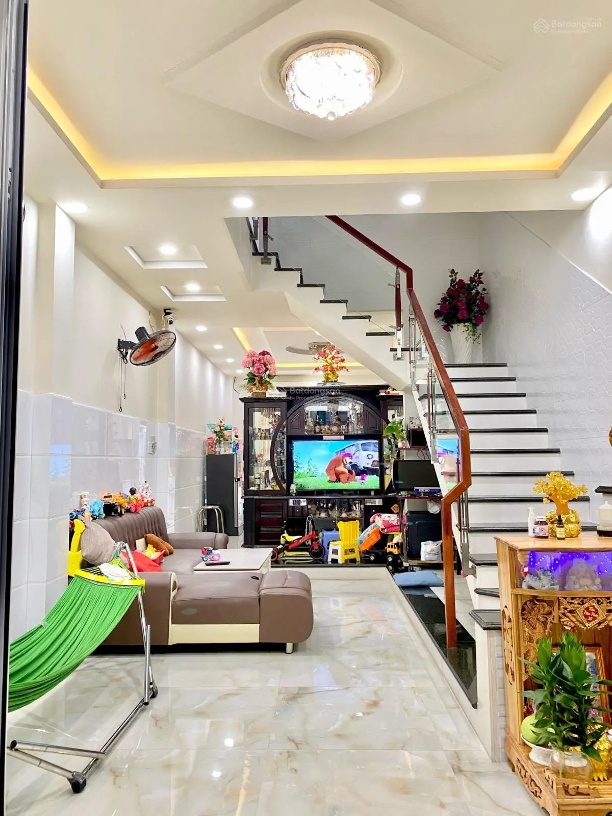 Mặt tiền kinh doanh - 11 tỷ 9 - đường 12m - nhà 3 tầng - 3PN -82m2( 4,1m x 20m )- Phường Phước Bình