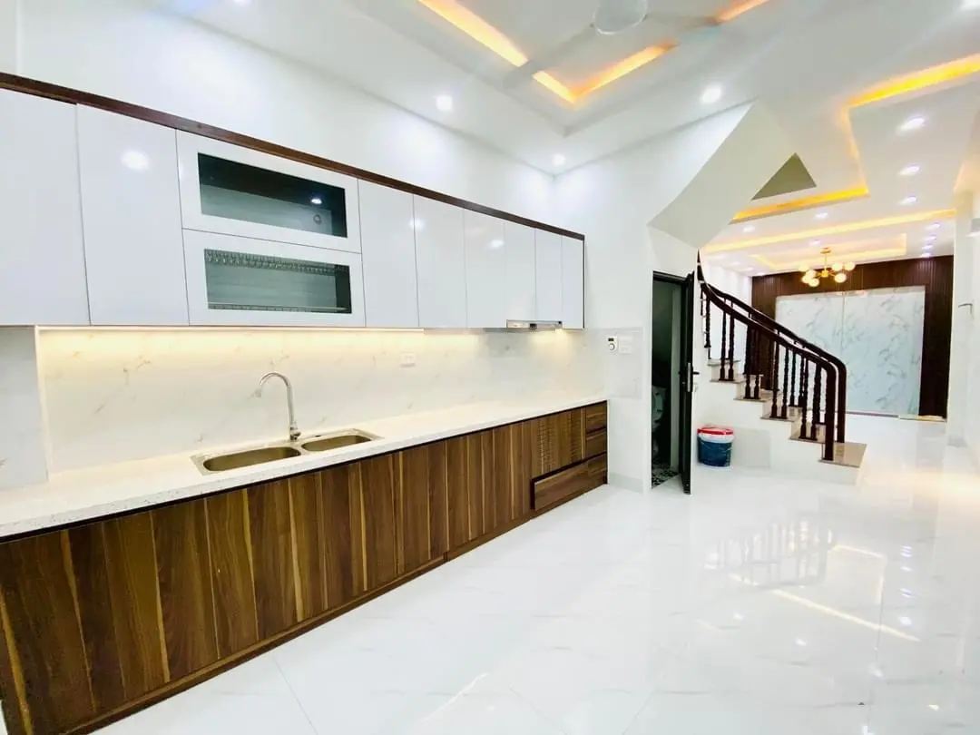 Hàng hiếm tại đường Nguyễn Hoàng Tôn, bán nhà riêng, 7,4 tỷ VND, 43 m2