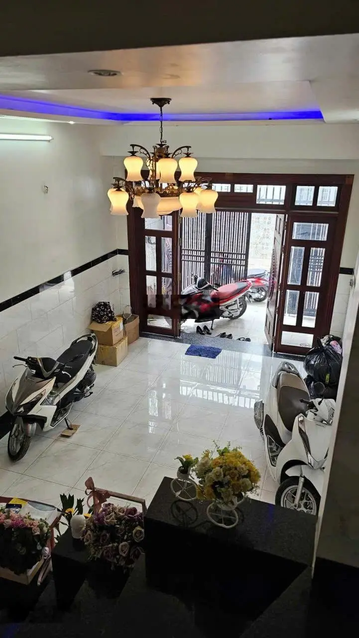 Bán nhà 4 tầng HXH tránh, 50m là Vành Đai 2, đối diện chung cư Avenue Tam Bình, Thủ Đức, giá 6.2tỷ