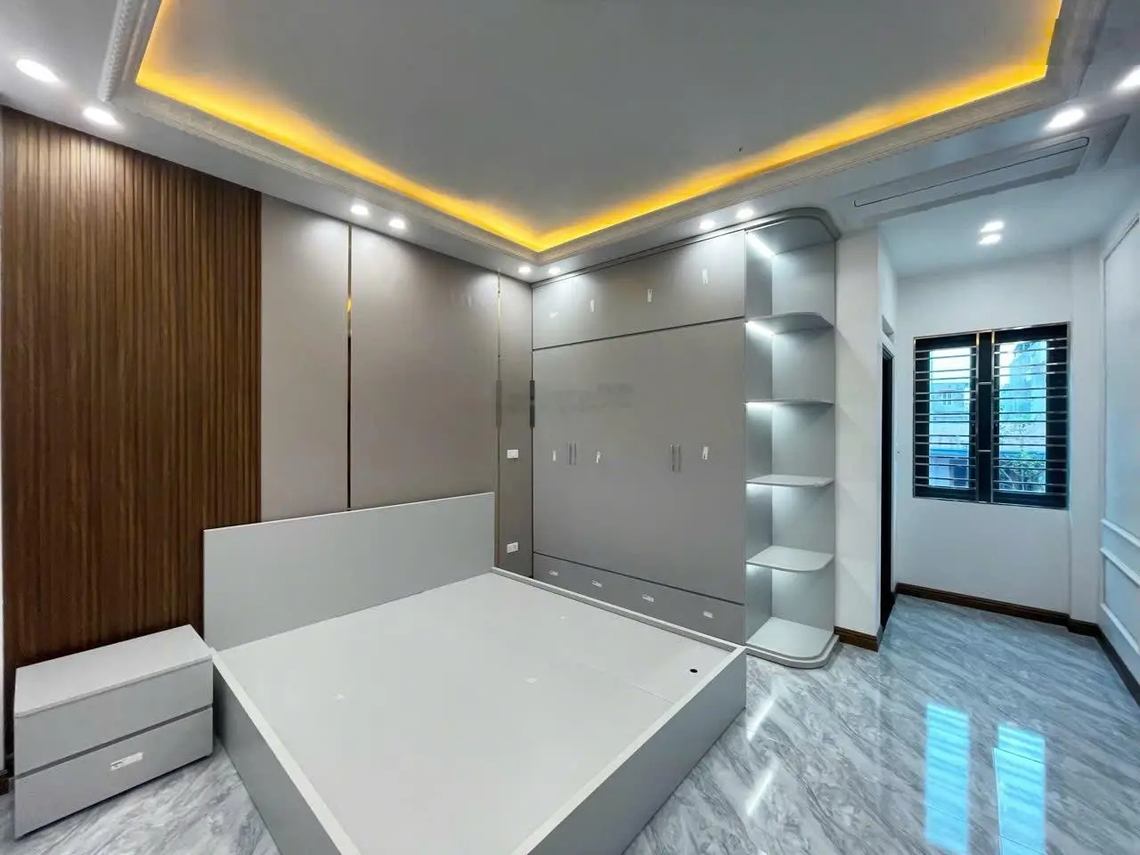 Bán nhà riêng khu Cát Bi 90m2 thang máy 4 tầng oto thoải mái