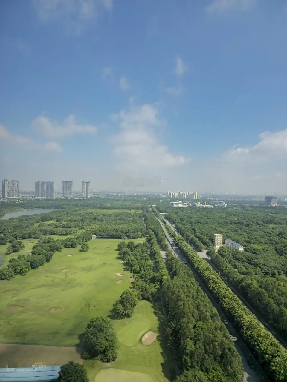 Bán căn hộ 2 phòng ngủ - view học viện Golf - chung cư Aquabay Ecopark - Giá chỉ 2.x tỷ