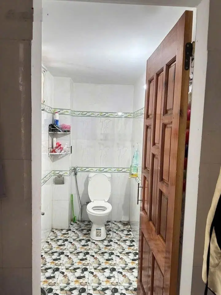 Bán nhà 1 lầu ngang 6m mặt tiền ngay chợ bình chánh giá 1tỷ150tr, đang cho thuê 19tr/tháng