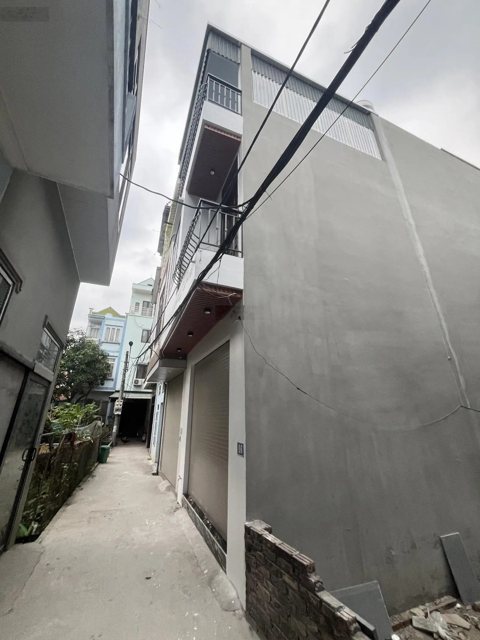 Bán nhà gần khu đô thị Hinode - Ngõ nông - Bãi oto cạnh nhà