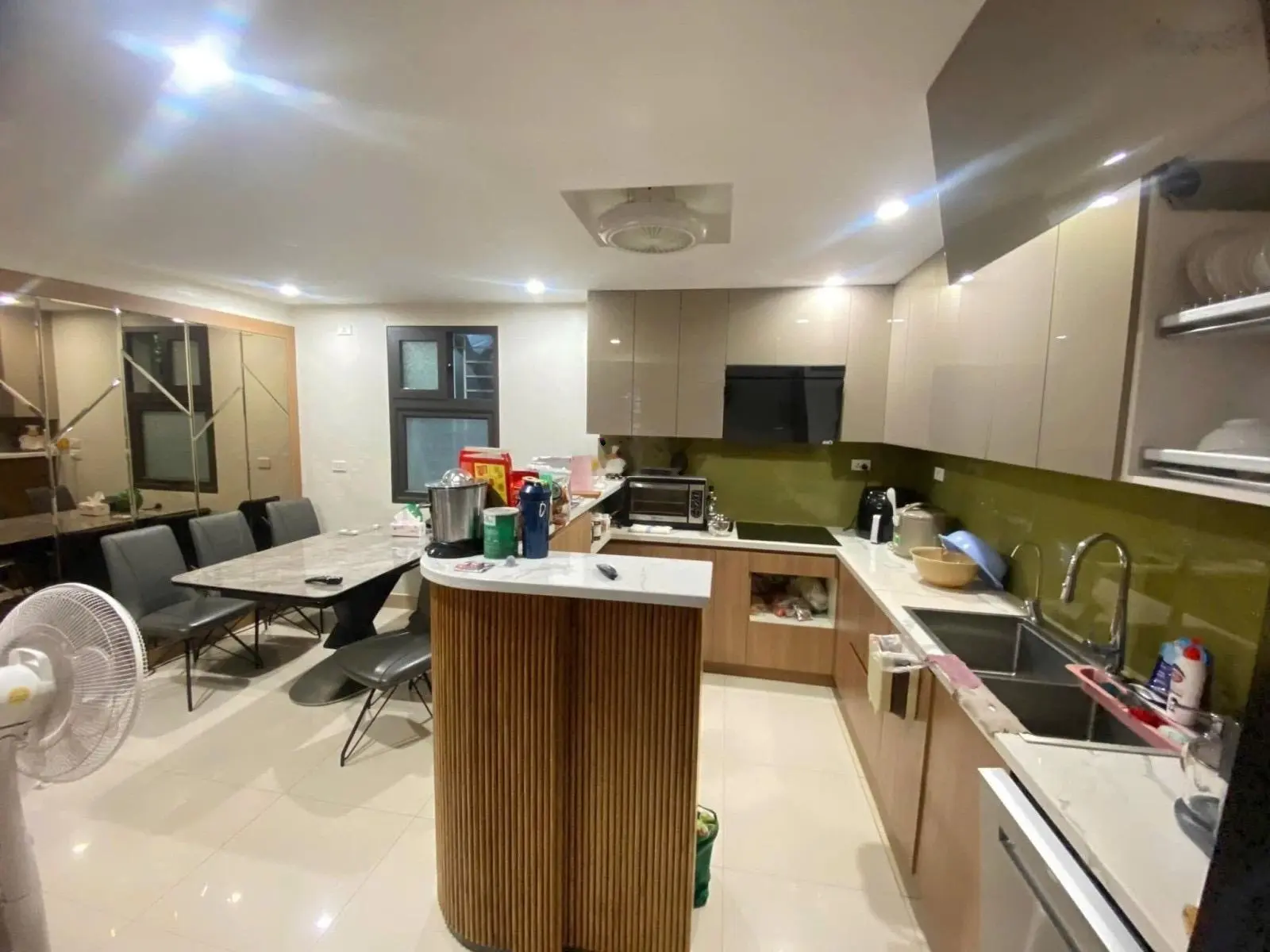 Lạc Long Quân, Tây Hồ, P.Lô 90m2, Mt 5m, 5T, gara Ô tô, KD, VP, gần hồ Tây, nhỉnh 24 tỷ. 0988424386