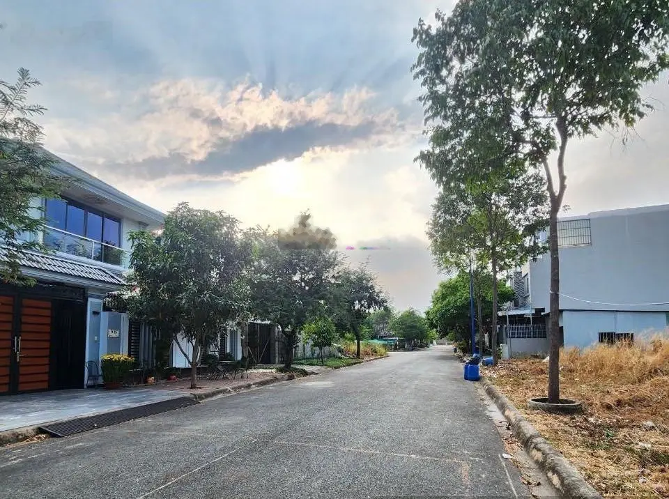 Chủ ngộp vốn ngân hàng nhượng gấp lô đất khu Bình Nguyên đối diện chung cư đường N1 ngay cổng dự án