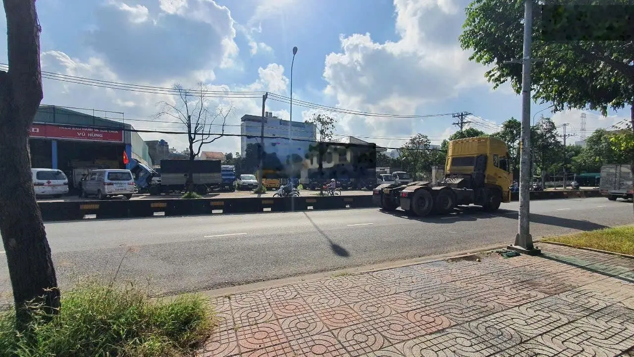 Bán lô đất đẹp NH 11m x 55m mặt tiền đường Lê Thị Riêng, P. Thới An, Quận 12, giá: 26.990 tỷ